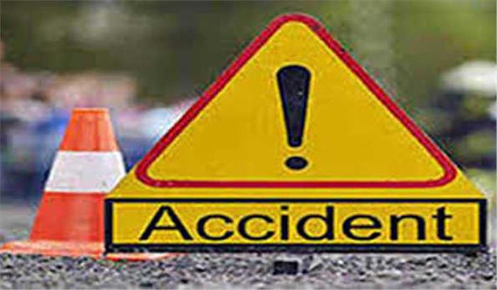 जम्मू में सड़क दुर्घटना में दो मरे, पांच घायल