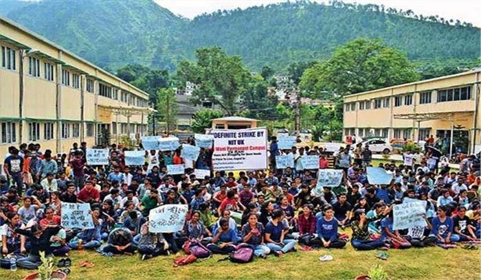 जम्मू-कश्मीर में एनआईटी में कक्षाएं स्थगित करने का निर्देश नहीं: प्रशासन