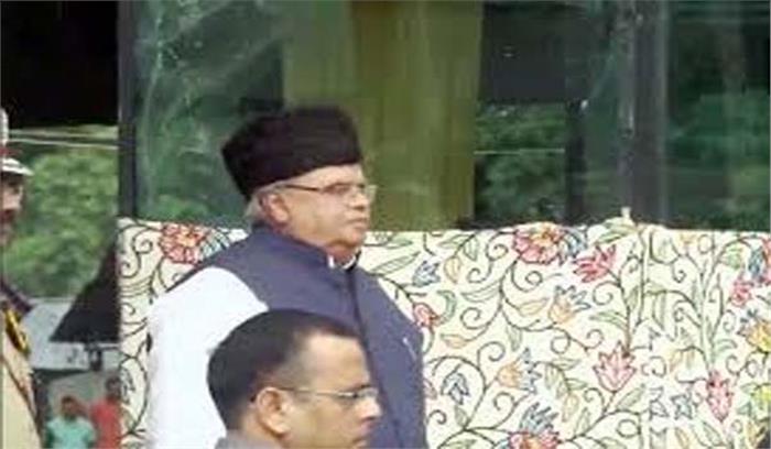 जम्मू-कश्मीर के राज्यपाल ने श्रीनगर में फहराया तिरंगा 