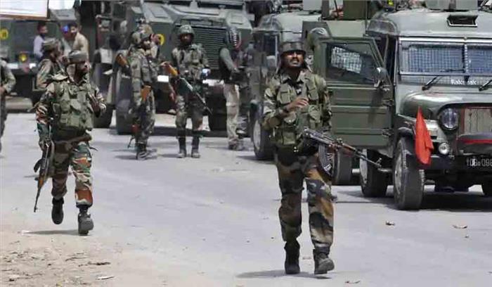 जम्मू-कश्मीर के सोपोर में दो आतंकवादी ढेर, तलाशी अभियान जारी