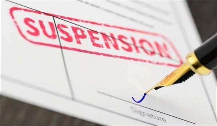 उत्तर प्रदेश के जौनपुर में लूट के खुलासे की शिथिलता पर निलंबन उत्तर प्रदेश के जौनपुर में लूट के खुलासे की शिथिलता पर निलंबन