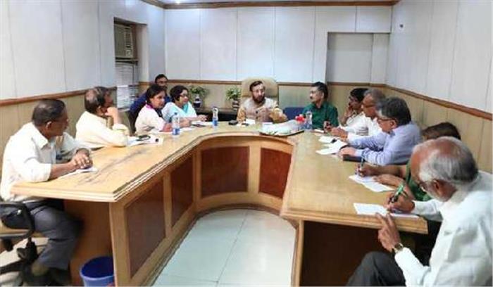 बच्चों के बस्तों का बोझ होगा कम: जावड़ेकर