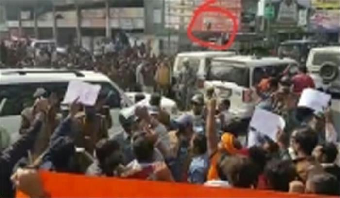 बिहार में कन्हैया के काफिले पर फेंके गए जूते, चप्पल