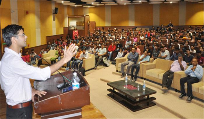 आईएएस की तैयारियों को लेकर विद्यार्थियों को दिए जरूरी टिप्स