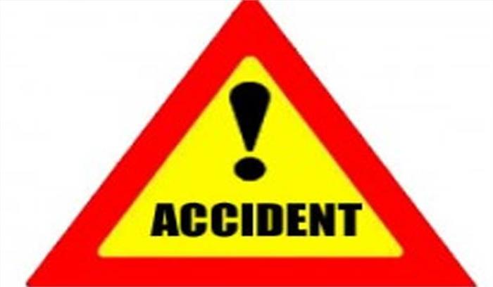 जीप पलटने से एक की मौत