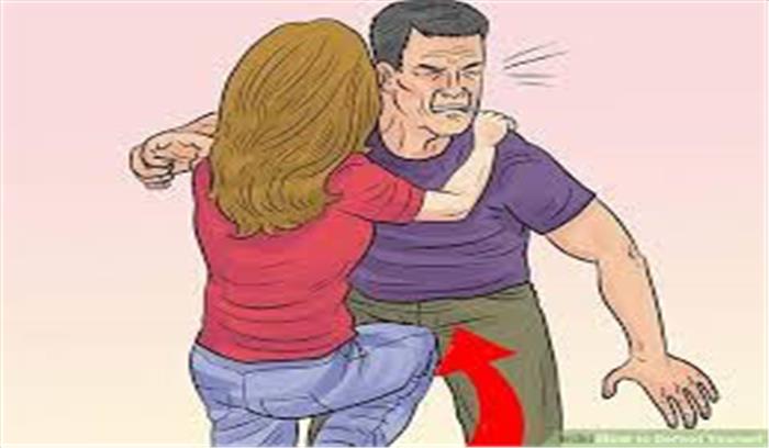 नुक्कड़ नाटक कर सिखाएं छात्राओं को आत्मरक्षा के गुर