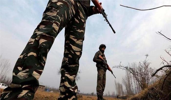 झारखंड में नक्सलियों के साथ मुठभेड़ में जवान शहीद, गोलीबारी अभी भी जारी