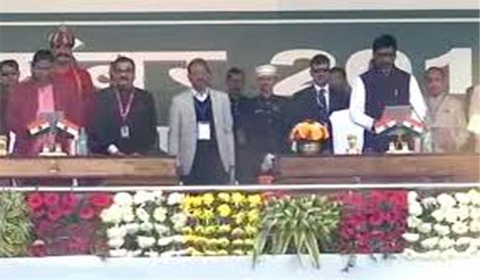 हेमंत ने ली झारखंड के 11वें मुख्यमंत्री पद की शपथ हेमंत ने ली झारखंड के 11वें मुख्यमंत्री पद की शपथ