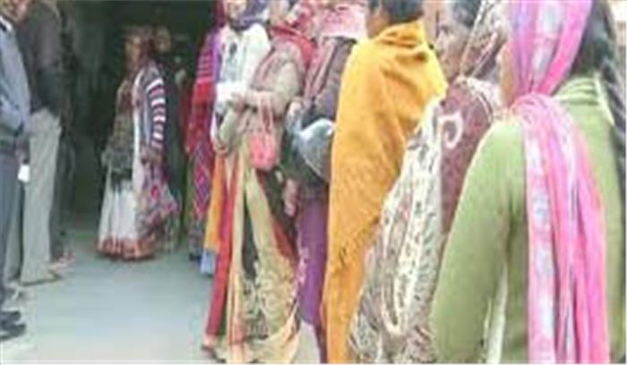 झारखंड विधानसभा चुनाव के दूसरे चरण के लिए मतदान जारी