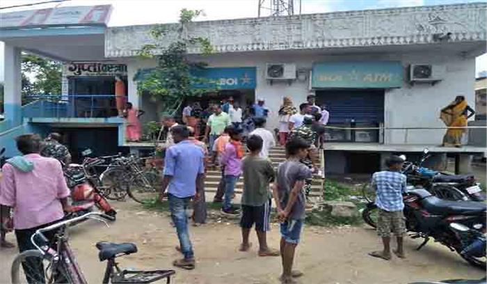झारखंड के चतरा जिले में बैंक ऑफ इंडिया से 23 लाख की लूट