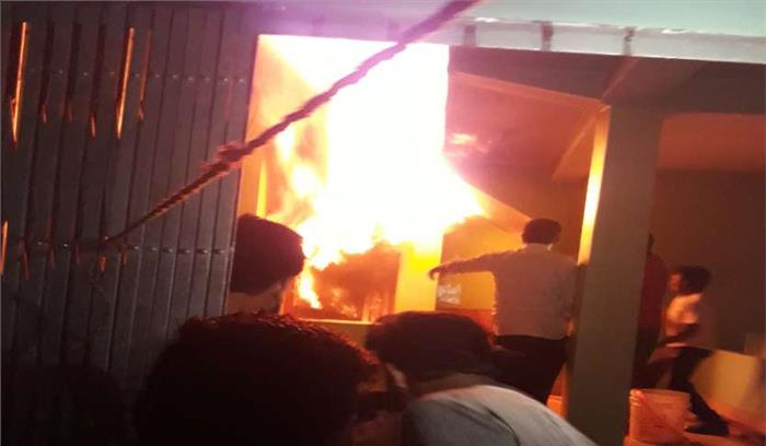 झारखंड के हार्डवेयर दुकान में लगी आग, छह लाख का हुआ नुकसान