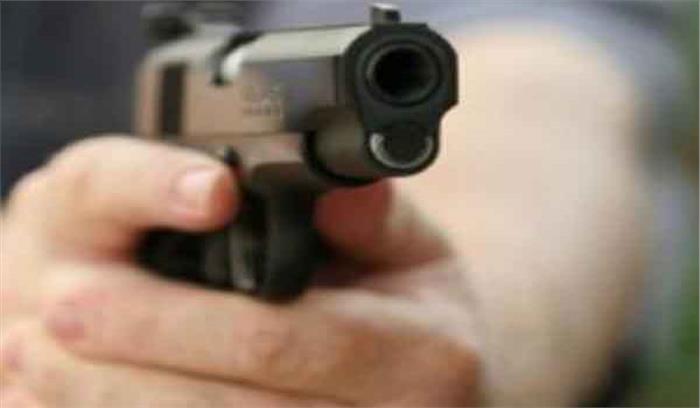 झारखंड :मुखिया की गोली मारकर हत्या, इलाके में दहशत झारखंड :मुखिया की गोली मारकर हत्या, इलाके में दहशत