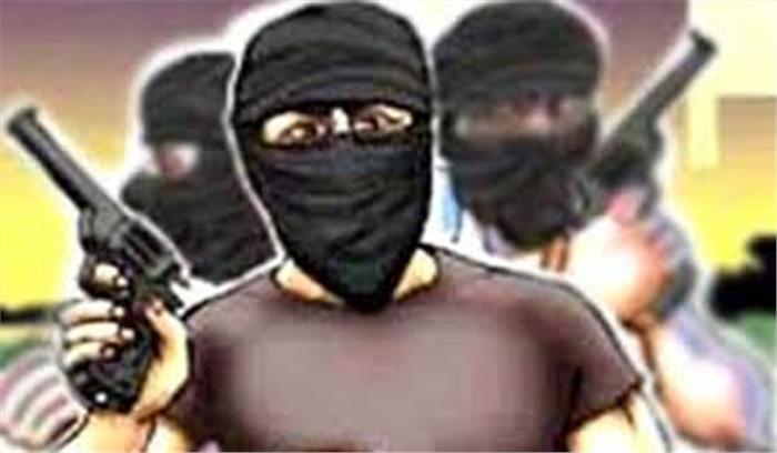 चिकित्सक के मकान से नकद और आभूषण समेत छह लाख की डकैती