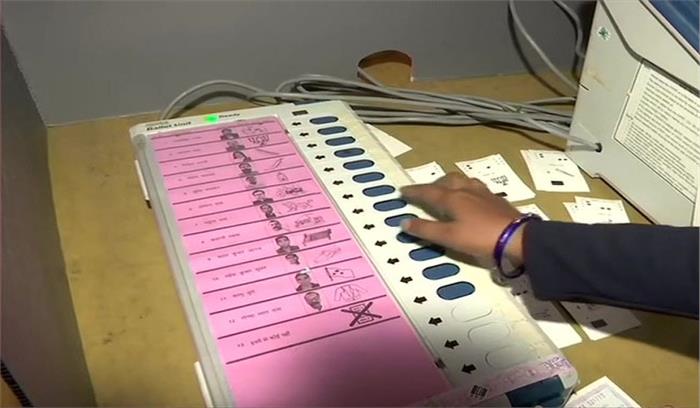 झारखंड में 15 सीटों के लिए जारी मतदान में पड़े 45 प्रतिशत वोट