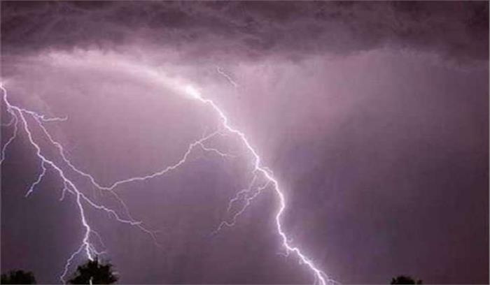 मध्यप्रदेश :बिजली गिरने से छात्रा की मौत दो अन्य झुलसे