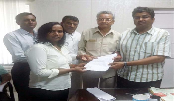 गरीबों के हकों के लिए सड़क से लेकर संसद तक संघर्ष करेगी कांग्रेस: शर्मा