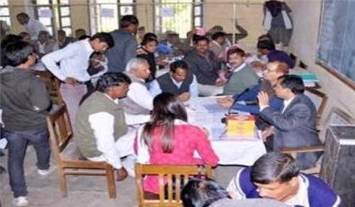 जींद विधानसभा उपचुनाव : दिग्विजय चौटाला को शुरुआती बढ़त 