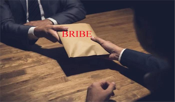 रिश्वत लेने के जुर्म में सेल टैक्स इंस्पेक्टर को पांच साल की सजा