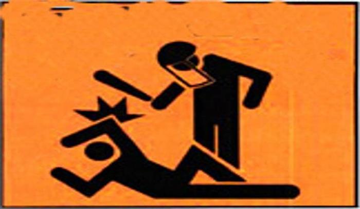 डंडों तथा रॉड से पीटकर युवक की हत्या