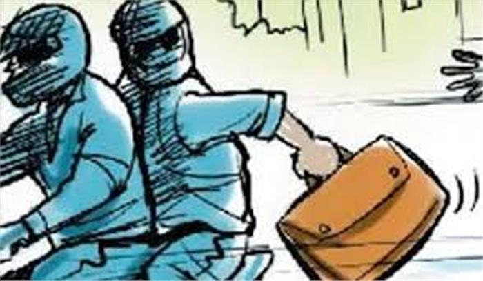 रास्ता पूछने के बहाने व्यक्ति से मोबाइल तथा 11 हजार रूपये छीने