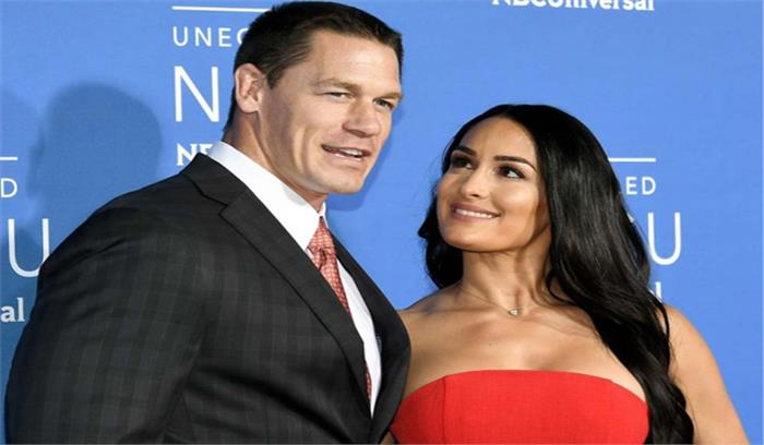 जॉन सीना के साथ निकी शादी  से संबंधित उधेड़बुन में फंसी