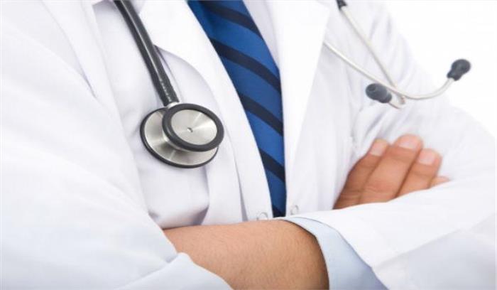 संयुक्त चिकित्सा संघ के डॉक्टर आमरण अनशन पर