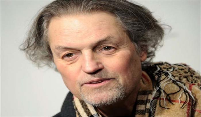 हैथवे ने जोनाथन डेममे को दी श्रद्धांजलि