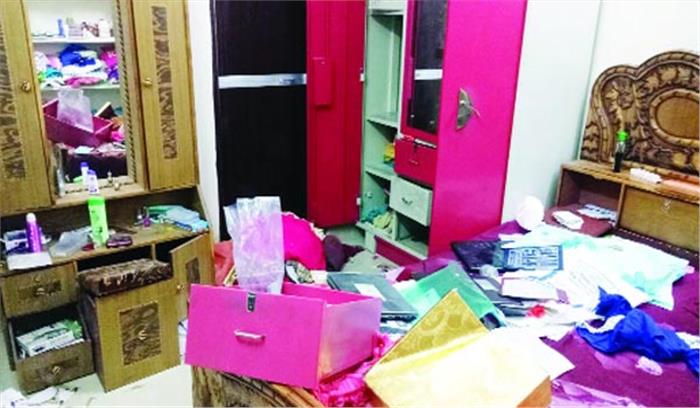 जज व बीमा अधिकारी के घर लाखों की चोरी