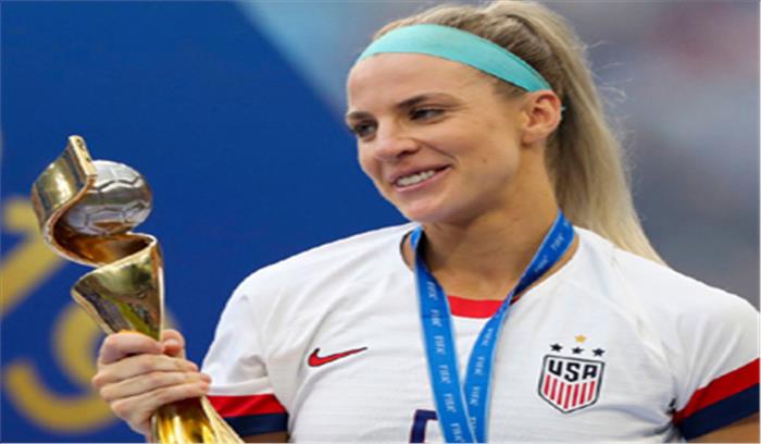 एट्र्ज चुनी गईं अमेरिका की साल की श्रेष्ठ महिला फुटबालर एट्र्ज चुनी गईं अमेरिका की साल की श्रेष्ठ महिला फुटबालर