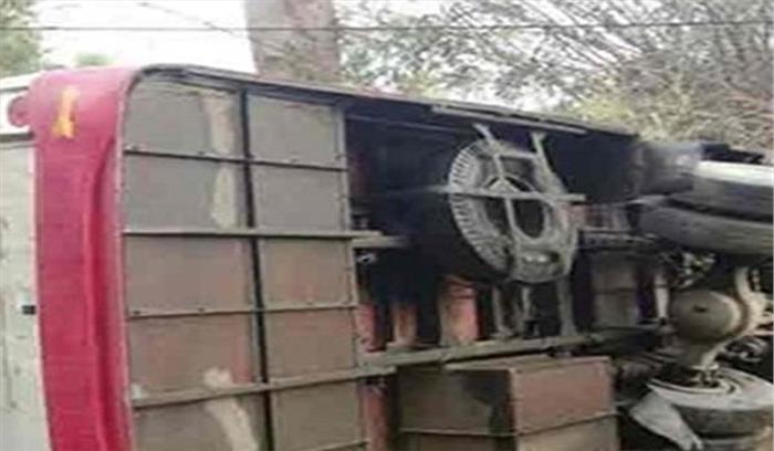 रायसेन में बस पलटने से 15 लोग घायल