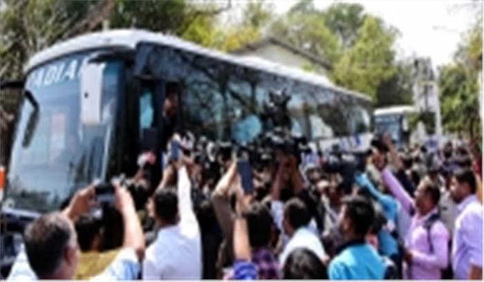 मप्र कांग्रेस के पूर्व-बागी विधायक बेंगलुरु से भोपाल पहुंचेंगे मप्र कांग्रेस के पूर्व-बागी विधायक बेंगलुरु से भोपाल पहुंचेंगे