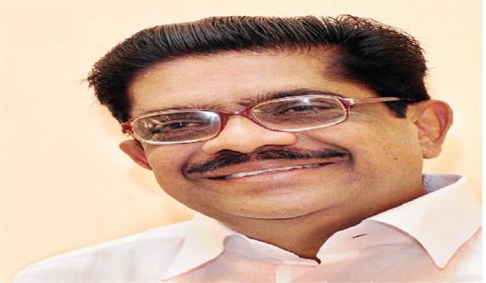 केपीसीसी अध्यक्ष वी एम सुधाीरन ने दिया इस्तीफा