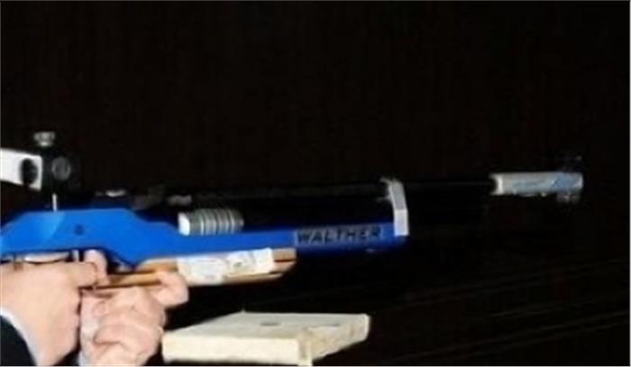 केआईवाईजी (निशानेबाजी) : धनुश ने जूनियर विश्व विजेता को  स्वर्ण पदक अपने नाम किया