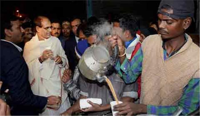 कड़कड़ाती ठंड में शिवराज भोपाल के रैन बसेरों में पहुंचे