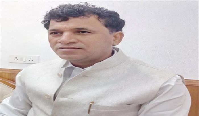 टिड्डियों पर नियंत्रण के लिए अगले सप्ताह पहुंच जायेगा हेलीकॉप्टर-चैधरी