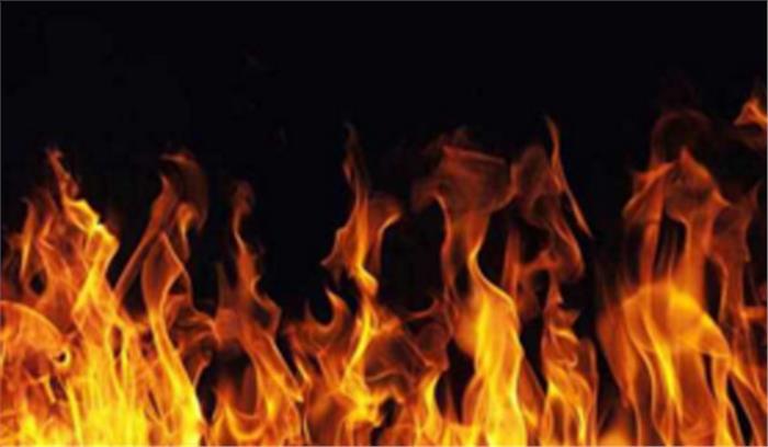 जींस की फैक्ट्री में लगी आग, दो लोगों की मौत