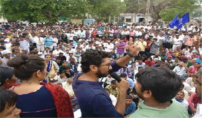 कन्हैया, जिग्नेश गुजरात में गिरफ्तार