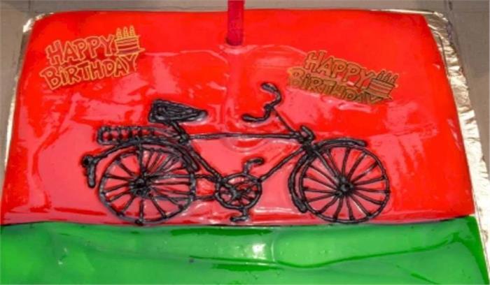 कन्नौज के तहसीलदार ने सांसद पर लगाया मारपीट का आरोप, विपक्ष ने भाजपा को घेरा कन्नौज के तहसीलदार ने सांसद पर लगाया मारपीट का आरोप, विपक्ष ने भाजपा को घेरा