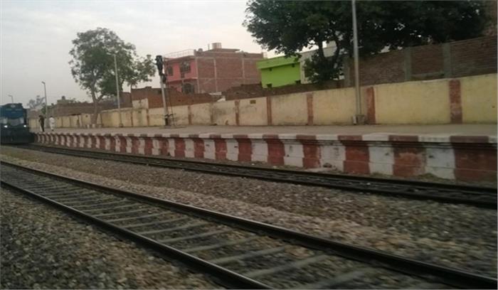 कानपुर-फर्रूखाबाद रेलवे रूट पर चटकी पटरी से गुजर गई पैसेन्जर ट्रेन