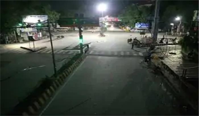 कानपुर के 10 थाना क्षेत्रों में पूर्ण लॉकडाउन कानपुर के 10 थाना क्षेत्रों में पूर्ण लॉकडाउन