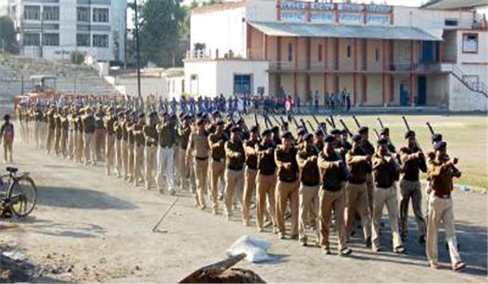 कानपुर से जबलपुर तक 450 किमी पैदल चलकर ड्यूटी पर पहुंचा जवान कानपुर से जबलपुर तक 450 किमी पैदल चलकर ड्यूटी पर पहुंचा जवान