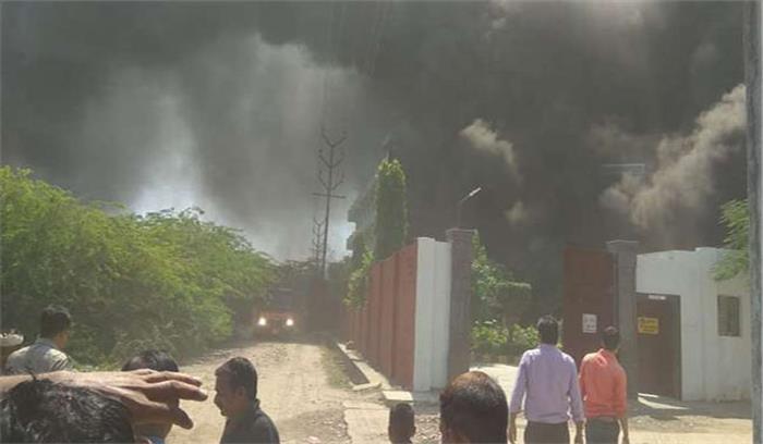 कानपुर: केमिकल फैक्ट्री में लगी भीषण आग