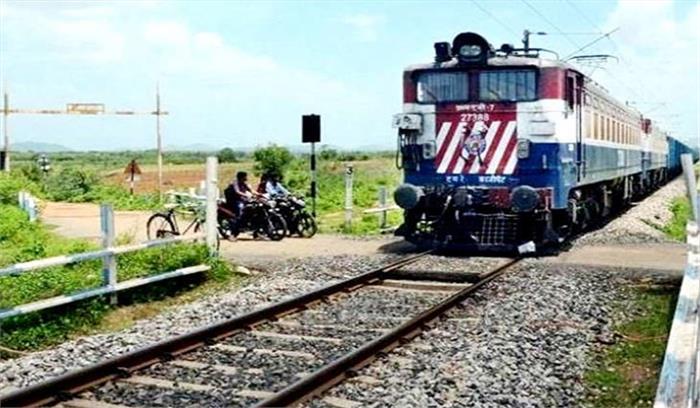 कानपुर_ट्रेन की चपेट में तीन की मौत कानपुर_ट्रेन की चपेट में तीन की मौत