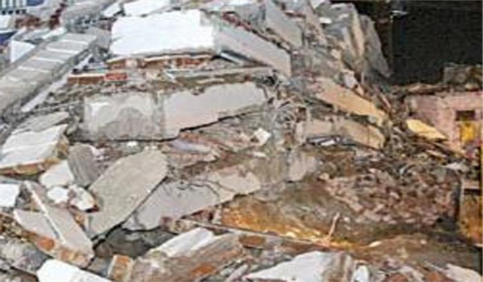 कानपुर: निर्माणाधीन इमारत गिरने से 4 की मौत 