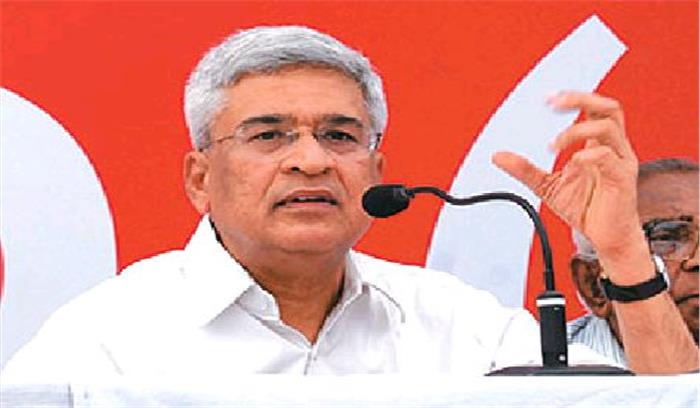 सांप्रदायिक ताकतों के खिलाफ एकजुट हों धर्मनिरपेक्ष ताकतें : करात