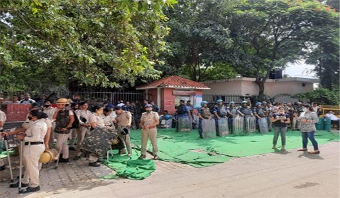 करनाल प्रशासन के साथ किसानों की चौथी बैठक भी बेनतीजा, विरोध प्रदर्शन जारी