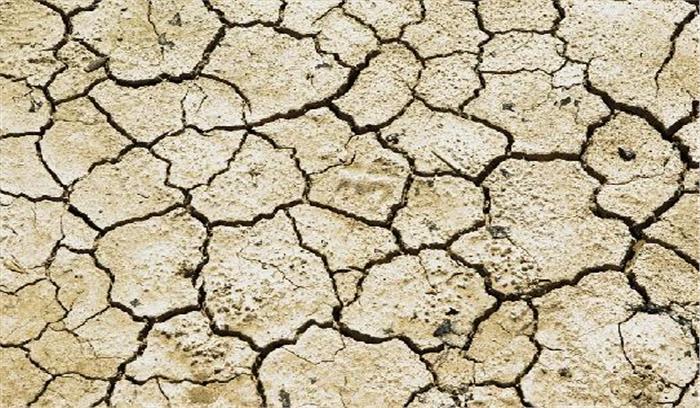 कर्नाटक: गांवाें में सूखे जैसे हालात, लोग पलायन कर रहे