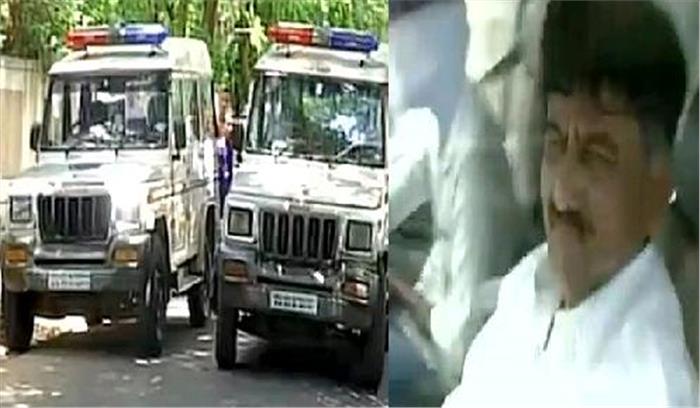 कर्नाटक के मंत्री के घर छापे में 10 करोड़ नकदी जब्त