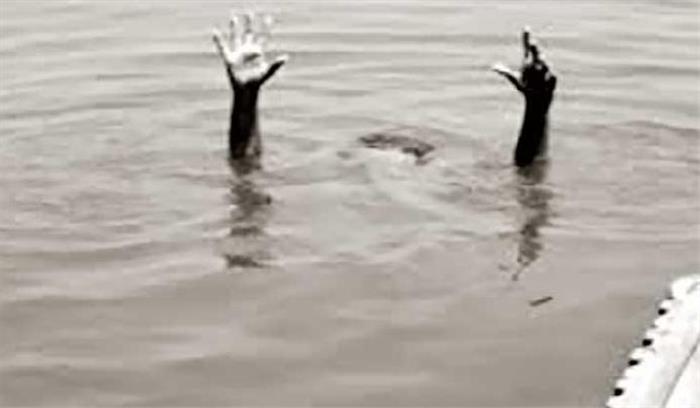 2 स्कूली छात्राओं की नदी में डूबने से मौत