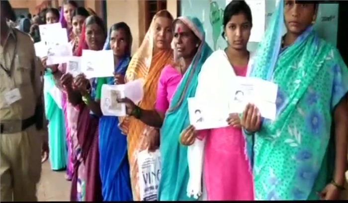 कर्नाटक उपचुनाव में 35 प्रतिशत का मतदान 